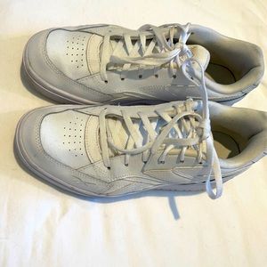 White Reebok women’s platform sneaker size 8.
